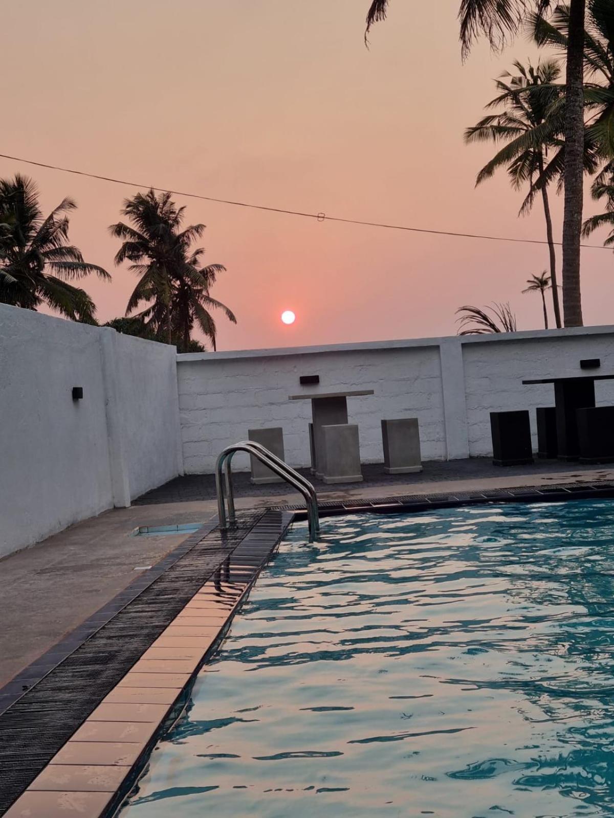 Darshana Beach Hotel Kosgoda Exterior photo